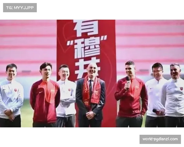 上海上港青训官网助力年轻球员成长与发展培养足球新星的摇篮与平台